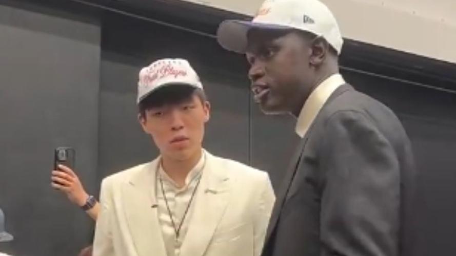 王俊杰分享与赵维伦日常 模仿马卢阿奇中文给杨瀚森告别语调