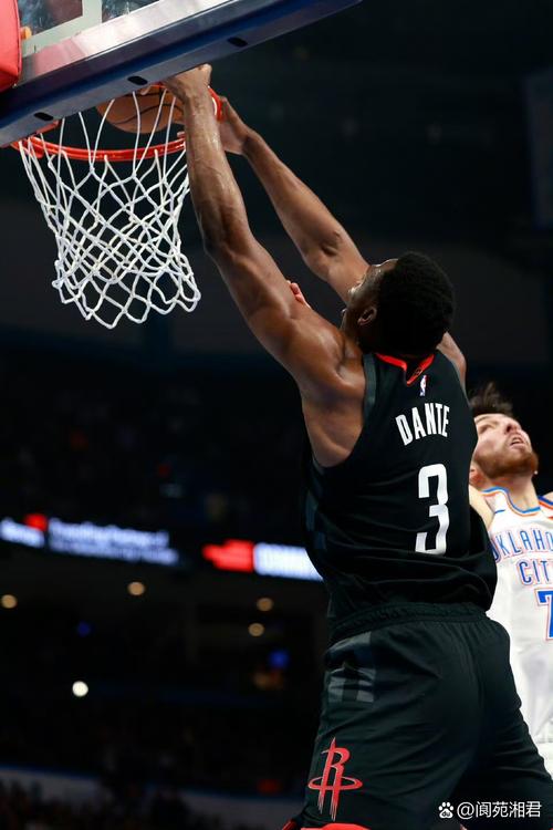 新赛季看你了？火箭训练：谢泼德单打杜兰特 在其长臂干扰下抛进