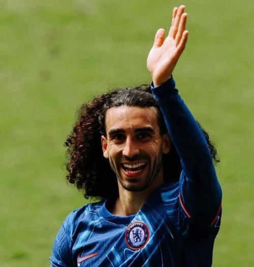 切尔西红牌多,库库雷利亚:一对一时,动作稍慢就可能吃到红牌