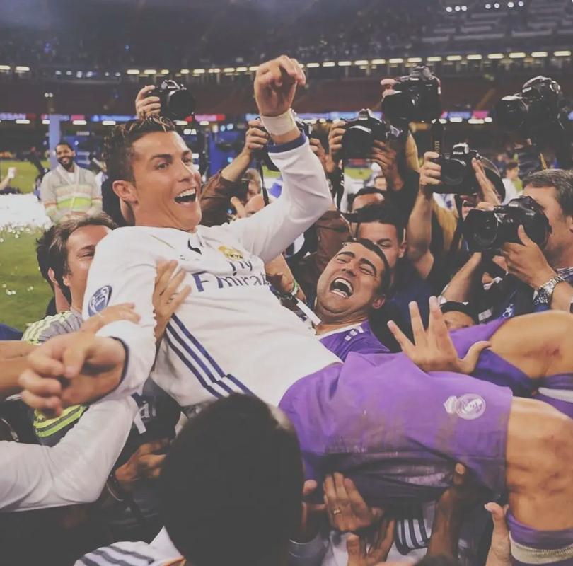 贝纳德斯基：C罗比你想象的要谦逊和善解人意，能和大家打成一片