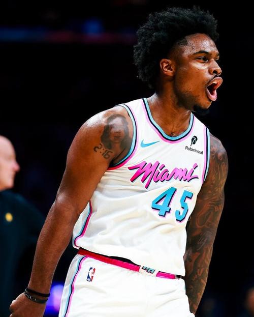 小米切尔：热火的目标是进入总决赛&而不是突破首轮 我们期待夺冠