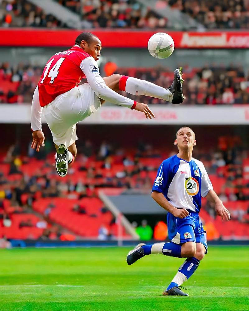 亨利:阿森纳阵容深度有所提升,本赛季有很大机会赢得荣誉