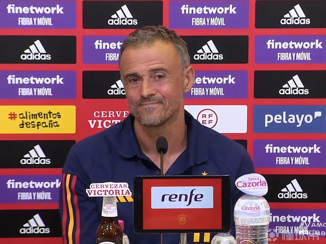 世体:恩里克把巴萨研究得很透彻,巴黎已被他调教成赢球机器