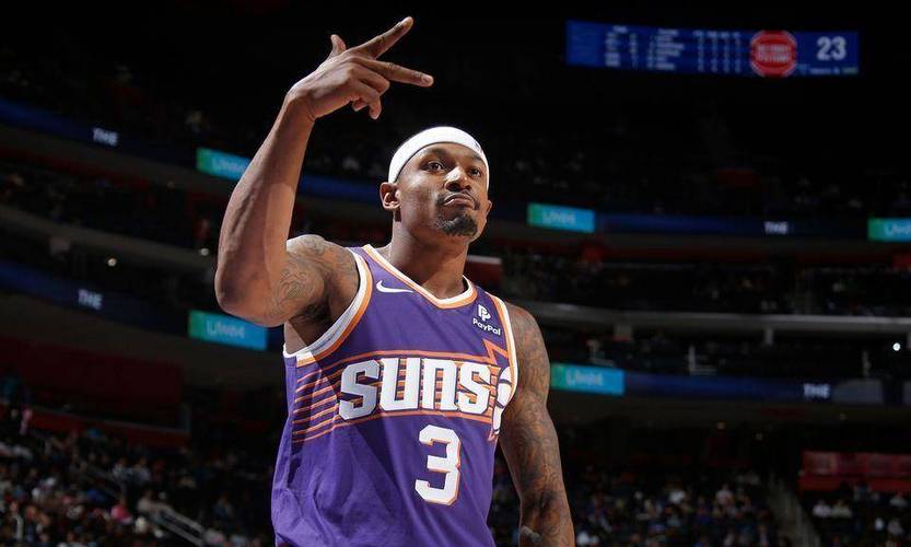 卢：比尔今天没参加对抗训练 博格丹打了一半对抗赛感觉不错