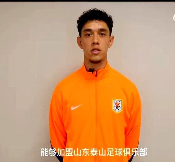 神换人!李小恒替补登场2分钟即破门,泰山1-1扳平玉昆