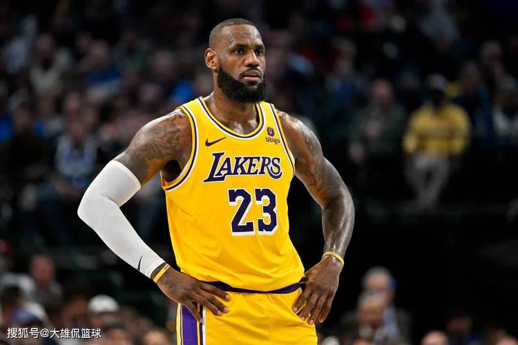 这会成为一个问题吗？船记：湖人在季前赛前两场 快攻被打42-11