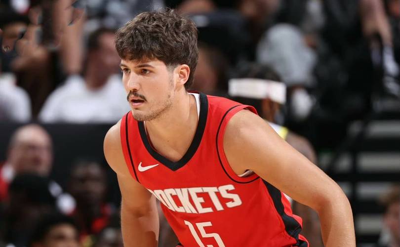 很准！戴维森火箭首秀9投6中&三分7中5射落17分3板4助