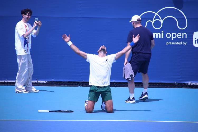 科贝：弗里克将与德科、医疗团队会面，他担心球员的身体状况