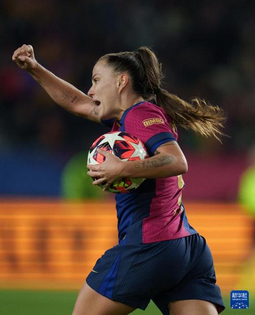 太残暴！欧冠首轮巴萨女足7-1大胜拜仁女足