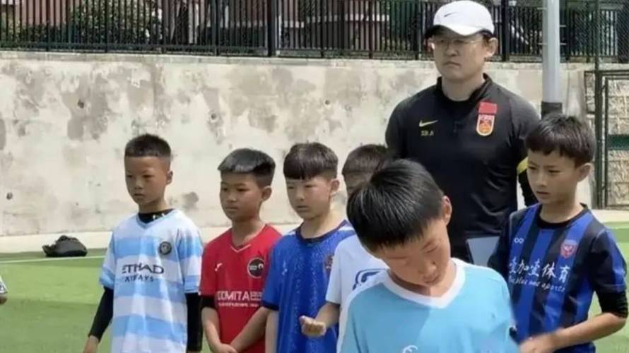 石雪清谈张卓毅青训纠纷：嗨球行为不违规，但这种悲剧不能再发生