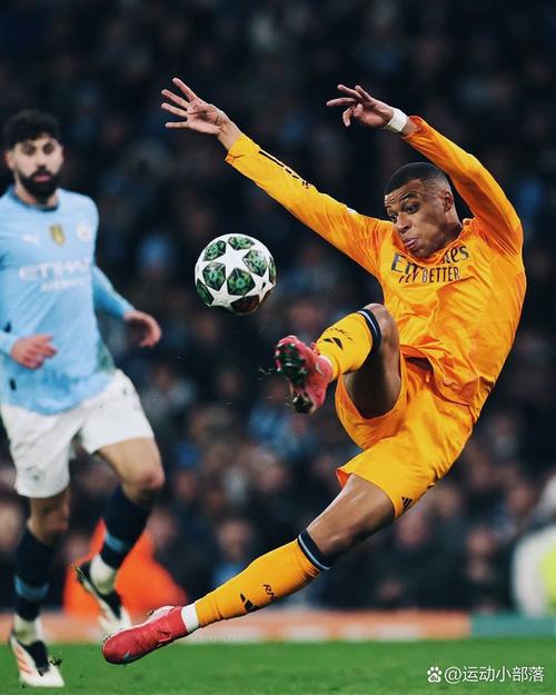 近11次未罚丢！队报揭姆巴佩点球特点：有停顿的助跑 眼神带坚定