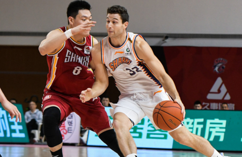 稳稳轮换？朱赞替补13分钟拿到8分 上一场14分钟轰下20分！