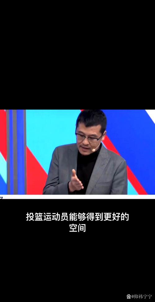 杨毅:明年詹姆斯要还想赖在洛杉矶 湖人可能就给他开个800万