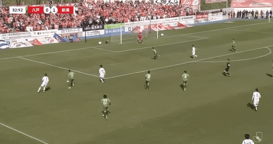 日本迅速扳平！小川航基远射，巴拉圭门将低级失误把球扑进球门