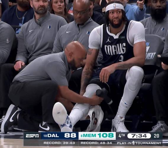 主场战马刺！浓眉：揭幕战前我们会看录像 找到可以改进的地方