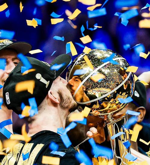 詹姆斯：骑士阵中唯一有总决赛经验的球员是小南斯 雷霆有卡鲁索