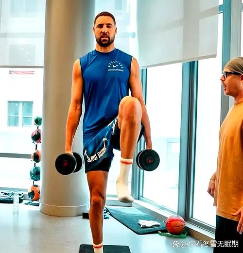 今晚又是7中1啊!侠记:我不知道克莱在队里到底还有没有意义