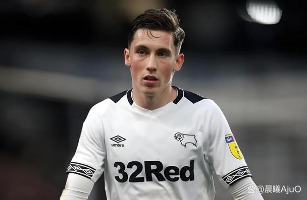 不红难受!切尔西过去9场比赛6场吃红牌,门将后卫前锋教练都染红