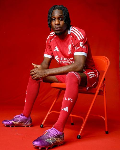 邮报:弗林蓬预计将因伤缺席6周,正印右后卫仅剩布拉德利