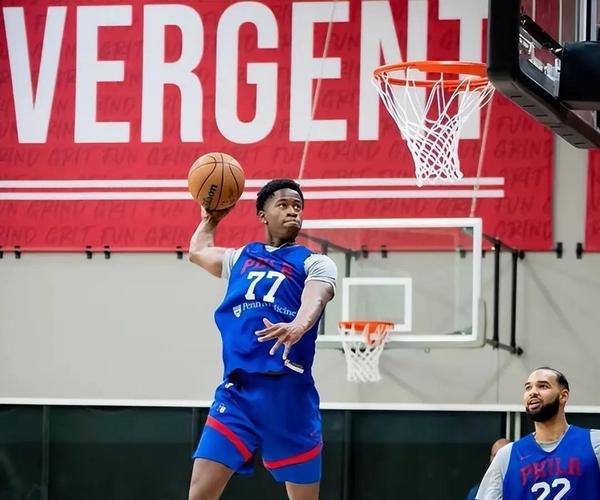 埃奇库姆：恩比德有时间限制仍能砍25分 若他完全恢复我们能夺冠