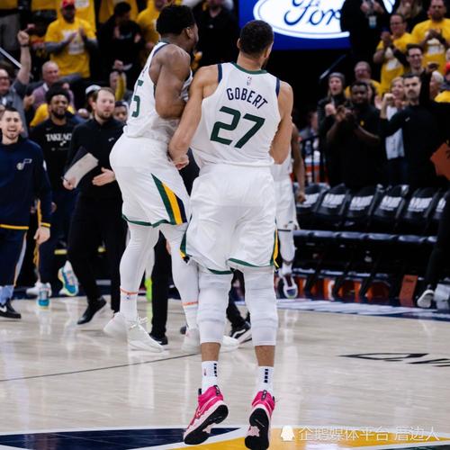 可惜上赛季没你!艾顿两场VS戈贝尔场均16+9 后者仅5.5+6.5